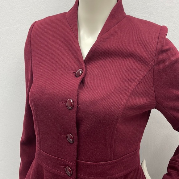 Elegant Coat with Side Pockets - Picture 3 of 15